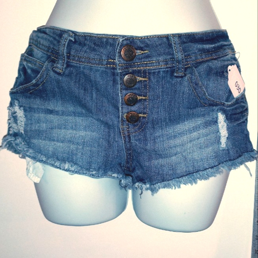 1/2 - RUE 21 – SHORTS –MIDRISE -DISTRESSED